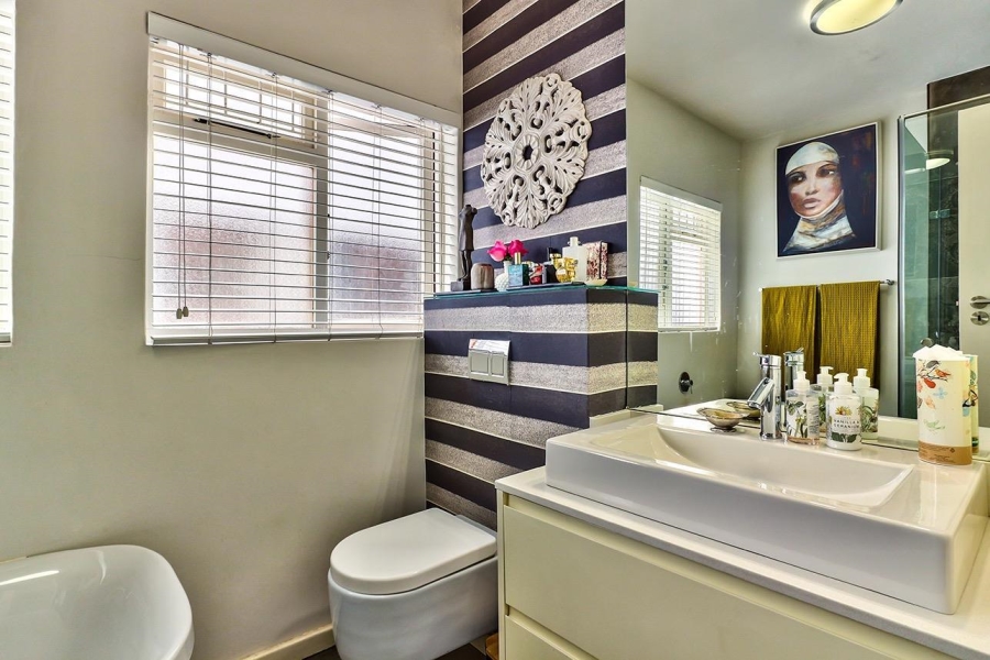 To Let 1 Bedroom Property for Rent in Bantry Bay Western Cape